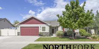 Superb Star Home With Move-in Credit opportunity - HOME IS NOT FURNISHED Gallery 1