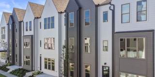 Gorgeous 3 bedroom end unit townhome with garage Gorgeous 3 bedroom end unit townhome with garage Gallery 1