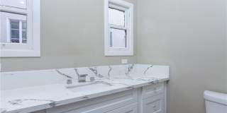 226 S Rexford Drive Gallery 25