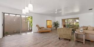 WELCOME TO THIS BEAUTIFULLY UPDATED 2 BEDROOM, 2 BATHROOM VILLA LOCATED IN THE DESIRABLE CENTER GATE COMMUNITY OF SARASOTA! Gallery 7