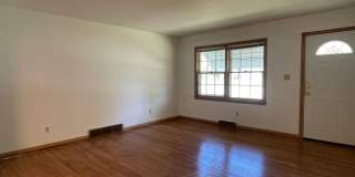 {731} Convenient Location + Full basement + 2 Car Tandem Garage Gallery 4