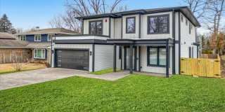 148 Oak Street Gallery 32