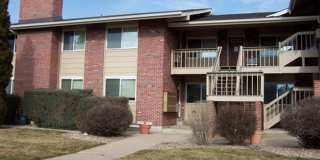 *AVAILABLE NOW*  Updated Condo with Mountain View, On Site Laundry, Off Street Parking Gallery 1
