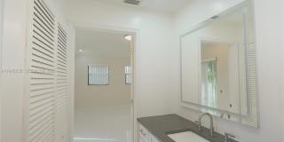 518 NE 48th St Gallery 11