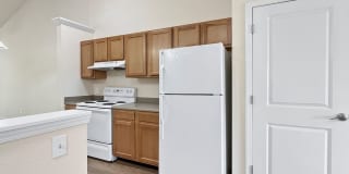 Grand Lakeside Escape: Spacious 3-Bedroom Retreat in Lakeshore Community Grand Lakeside Escape: Spacious 3-Bedroom Retreat in Lakeshore Community Gallery 29