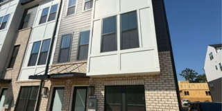 2 BR/2.5BA | Modern End UnitTownhome| 2-Car Garage + rooftop terrace Gallery 1