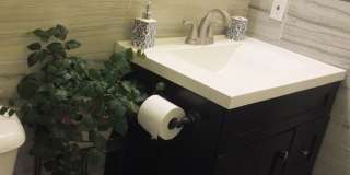 Beautiful Renovated Four bedroom Townhome Gallery 21