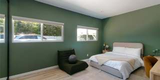 22841 Calvert St Gallery 32