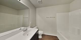 Very Nice 4 Bedroom 2 Bath Home in Yukon Schools. Gallery 16