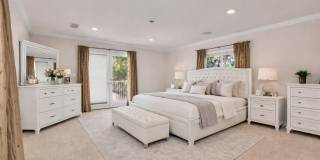 4539 Mammoth Avenue Gallery 21