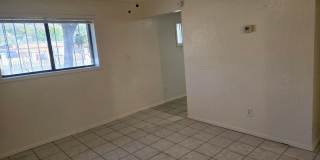 Cozy 2 Bed, 1 Bath in a duplex in Phoenix Gallery 6
