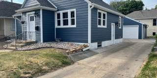 One block from USF! Huge home with 4 bedrooms! Fenced in yard Gallery 3