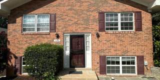 8890 WALUTES Circle Gallery 1
