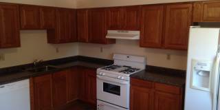 3 BEDROOM REMODELED UNIT! Gallery 3