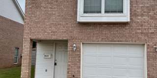 3 BED, 2.5 BATH Townhouse; Close to ACU Gallery 1