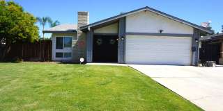 Cozy 3BD/2BA Home in Bakersfield's 93306 — Fully Equipped, Fireplace, Solar & All Pets Welcome! Cozy 3BD/2BA Home in Bakersfield's 93306 — Fully Equipped, Fireplace, Solar & All Pets Welcome! Gallery 1