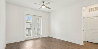 Maggie Flats Gallery 72