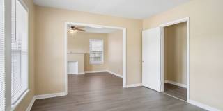 Close to Local Amenities and Downtown Gallery 11
