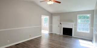 Move-In Special Available! Large Deck and Fenced Backyard! Gallery 5