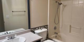 4 Bedroom Home With Pool! Gallery 13