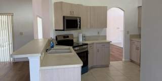 137 SW Meade Circle Gallery 5