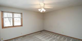 Spacious 5-Bedroom Split-Level in Southwest Sioux Falls with 4-Season Room & Fenced Yard! Gallery 18