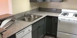 1200 N Mansfield Ave Gallery 7