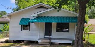 Gorgeous fully remodeled 3 bedroom/11/2 bath Cottage. Gallery 1