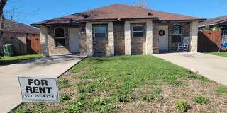 139 Kleberg Ave Gallery 1