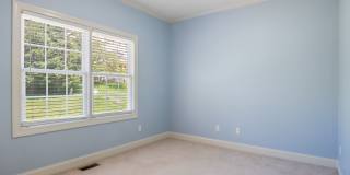 3 bed/2 1/2 Bath. Pet Friendly, Pool, Gallery 16