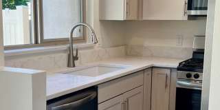 Rare Opportunity to Rent a Park Place Townhome in Holladay Gallery 5