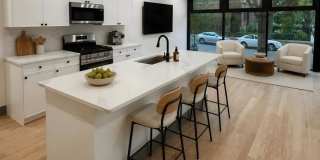 2101 West Evergreen Ave. Gallery 1
