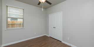 Beautifully designed and thoughtfully maintained duplex Gallery 28