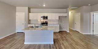 Stunningly Large 4 Bedroom 3 Bathroom 2 Car Garage Home in Oakdale School District (Neighborhood Park) Gallery 7