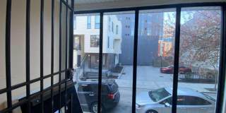 3215 SUMMER Street Gallery 13