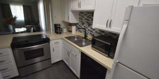 1200 E River Road Gallery 10