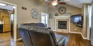 Picture-Perfect Home in the Heart of Lee's Summit! Gallery 10