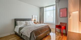 Gorgeous designer one bedroom in Hayes Valley w/lots of light, views, W/D, private patio, roof deck, gym and parking! Gallery 19