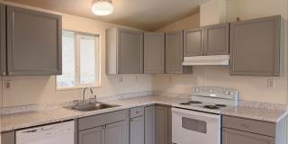 ~Great Updated 3 Bedroom Home in Green~ Gallery 1