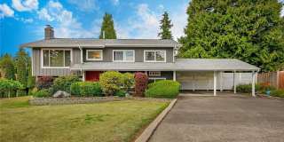 Beautiful Home with 4 Bedrooms and 2 Bathrooms Available in September! Gallery 1