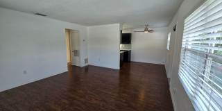 ** $500 OFF MOVE IN SPECIAL** Charming 2 bed 1 bath garage apartment in the heart of down town Orlando Gallery 4