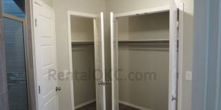5320 North Drexel Boulevard Gallery 12