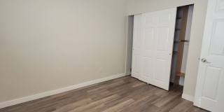 Light & bright and move in ready, updated townhome in Oakwood Villas. Gallery 19