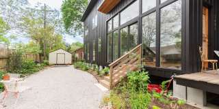 CHARMING, MODERN, CUSTOM HOME IN MID-CITY FOR RENT Gallery 38