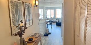 Lake Union View Condo! Gallery 4