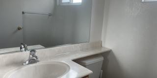 Beautiful 4 bedroom, 2.5 Bath Home Gallery 11
