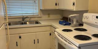 Bungalow Near MSU Gallery 14