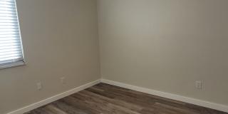 Light & bright and move in ready, updated townhome in Oakwood Villas. Gallery 16