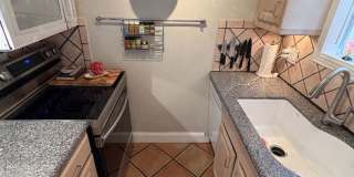 One Bedroom Condo Walking Distance to CU with Fenced Backyard and Flatiron Views! Gallery 16