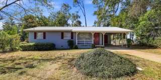 3 Bedroom House off Juniper Drive! Gallery 1